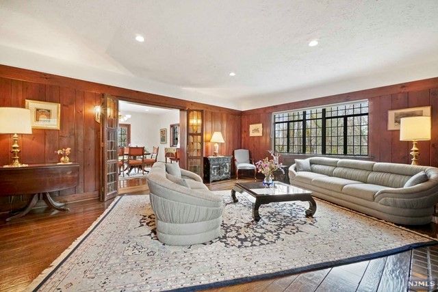 36 Forest Road, Tenafly, NJ 07670