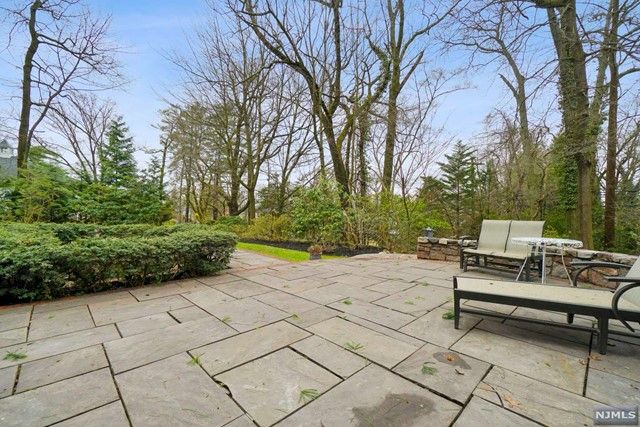 36 Forest Road, Tenafly, NJ 07670