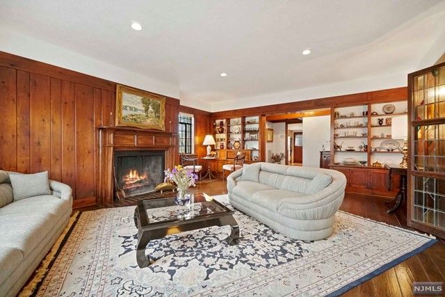 36 Forest Road, Tenafly, NJ 07670