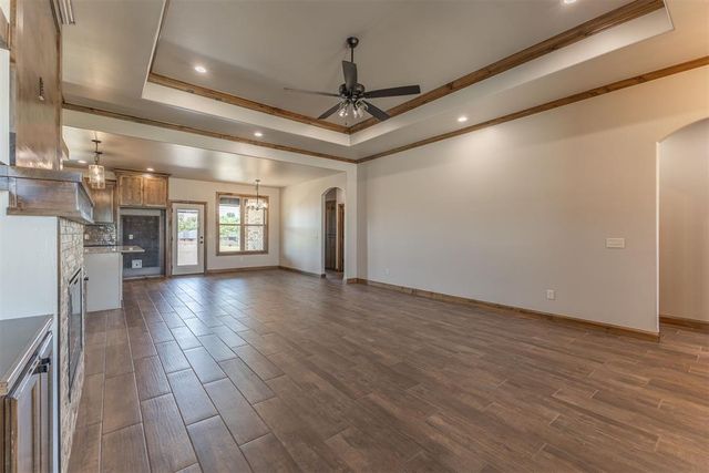 2433 Raven Circle, Blanchard, OK 73010