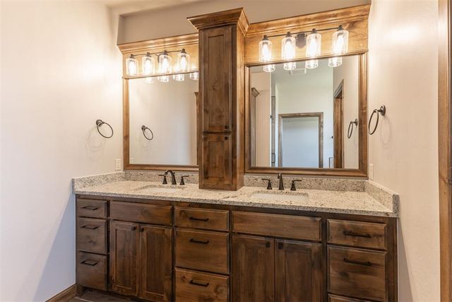 2433 Raven Circle, Blanchard, OK 73010