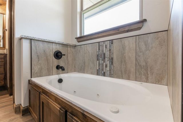 2433 Raven Circle, Blanchard, OK 73010