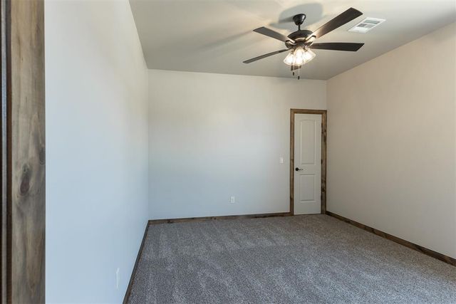 2433 Raven Circle, Blanchard, OK 73010