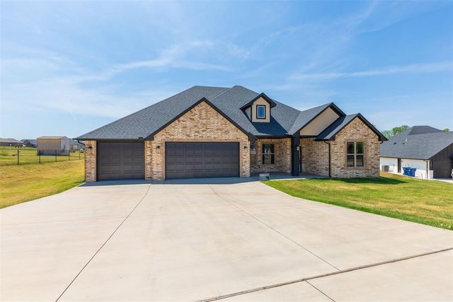 2433 Raven Circle, Blanchard, OK 73010