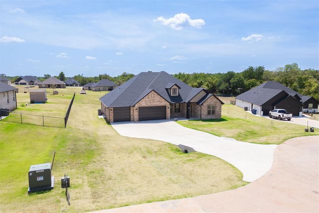 2433 Raven Circle, Blanchard, OK 73010