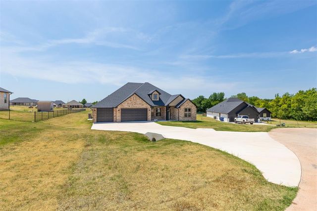 2433 Raven Circle, Blanchard, OK 73010