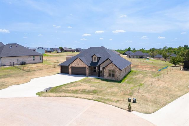 2433 Raven Circle, Blanchard, OK 73010
