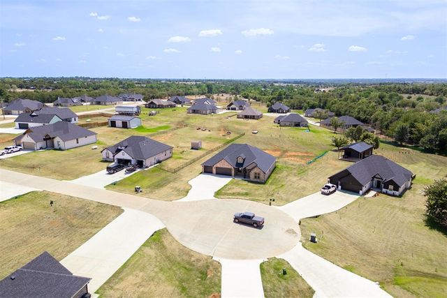 2433 Raven Circle, Blanchard, OK 73010