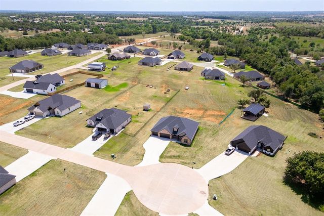 2433 Raven Circle, Blanchard, OK 73010