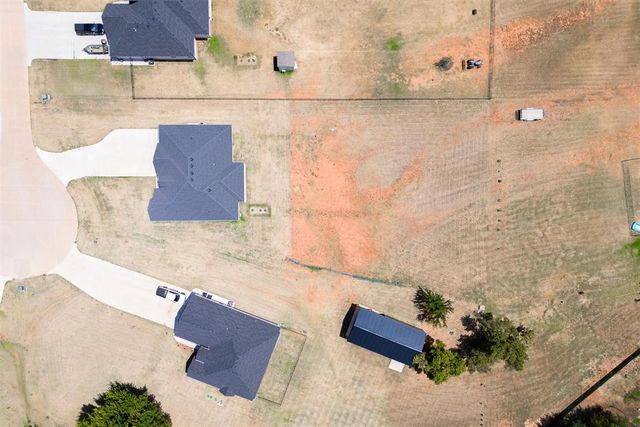 2433 Raven Circle, Blanchard, OK 73010