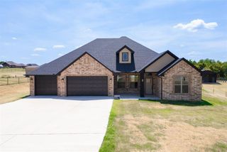 2433 Raven Circle, Blanchard, OK 73010