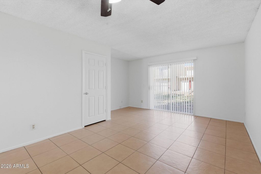 Image 14 of property listing at 2828 E TIERRA BUENA Lane, Phoenix, AZ 85032