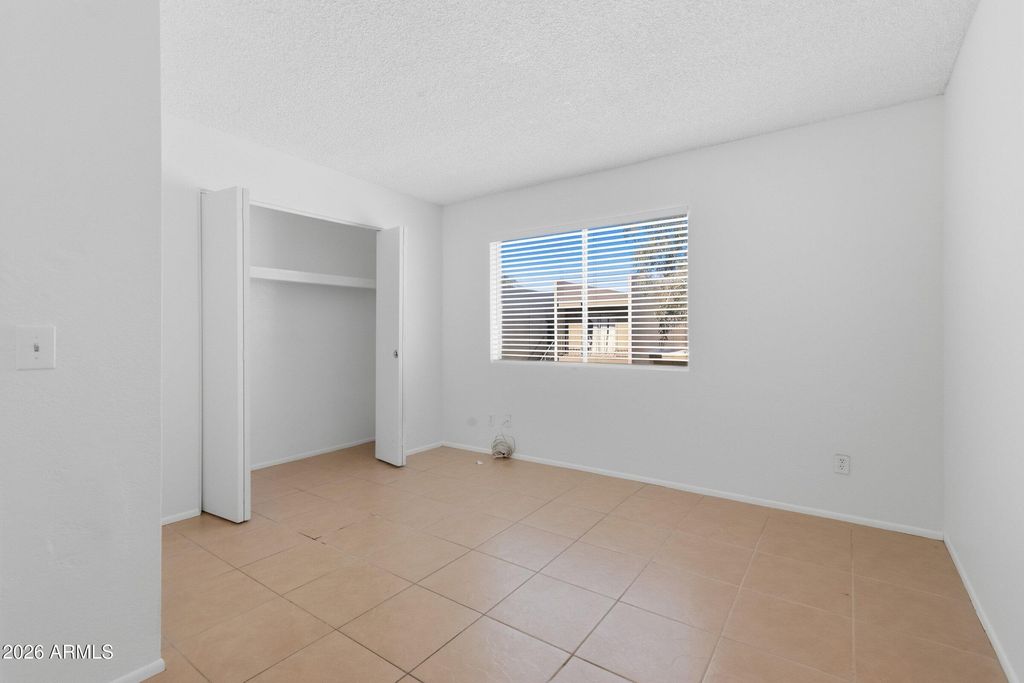 Image 16 of property listing at 2828 E TIERRA BUENA Lane, Phoenix, AZ 85032