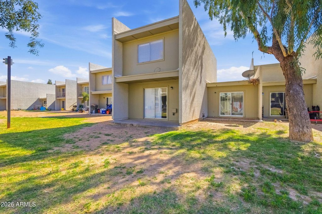 Image 20 of property listing at 2828 E TIERRA BUENA Lane, Phoenix, AZ 85032