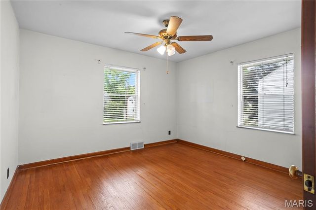 1053 Chelsea Avenue, Glendale, MO 63122