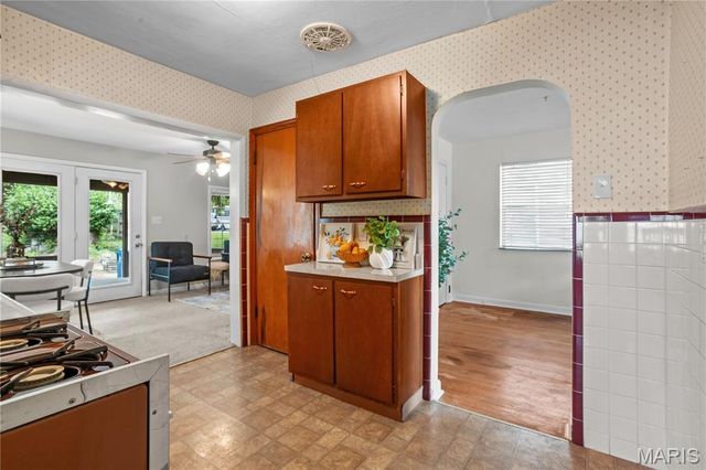 1053 Chelsea Avenue, Glendale, MO 63122