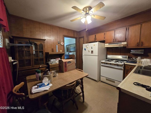 1116 Leak Street, Rockingham, NC 28379