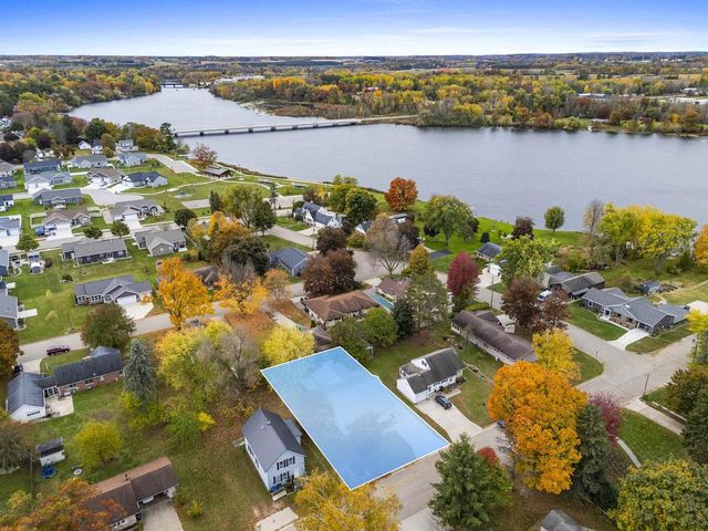 626 W 1ST STREET, Shawano, WI 54166