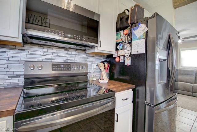 12123 National Drive, Grafton, OH 44044
