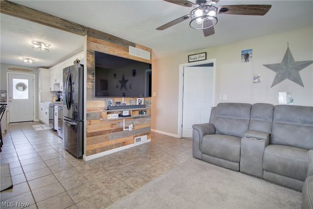 12123 National Drive, Grafton, OH 44044