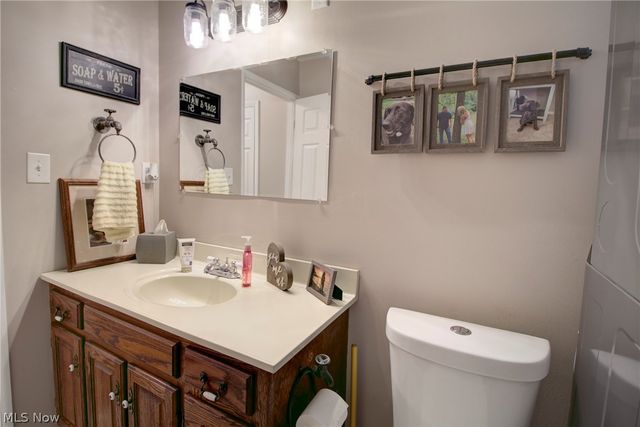 12123 National Drive, Grafton, OH 44044