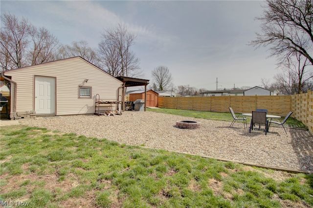 12123 National Drive, Grafton, OH 44044