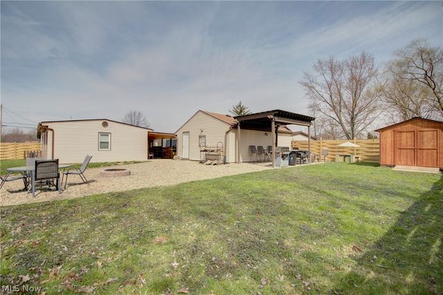 12123 National Drive, Grafton, OH 44044