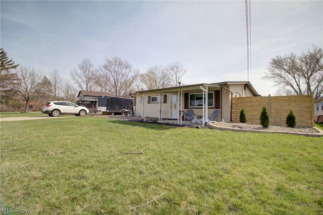 12123 National Drive, Grafton, OH 44044
