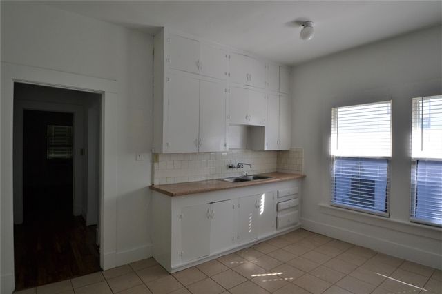 1517 Bonnie Brae Street 3, Houston, TX 77006