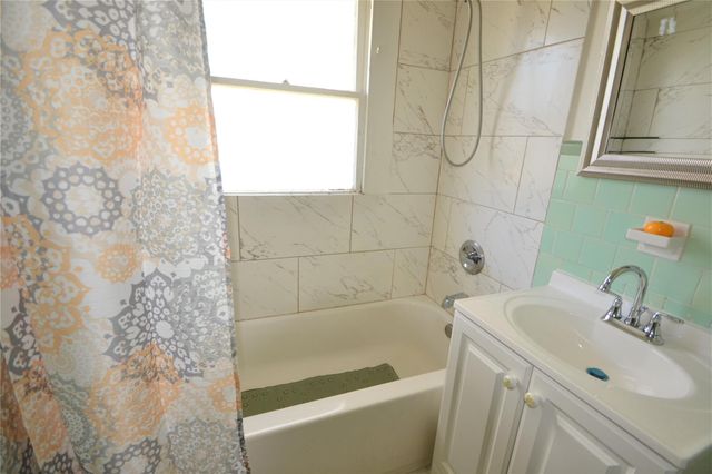 1517 Bonnie Brae Street 3, Houston, TX 77006