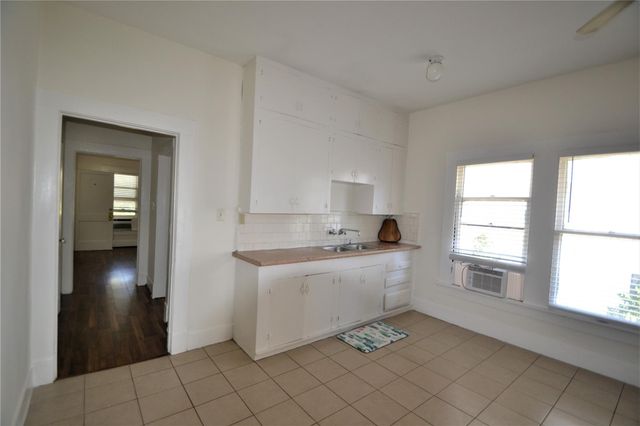 1517 Bonnie Brae Street 3, Houston, TX 77006