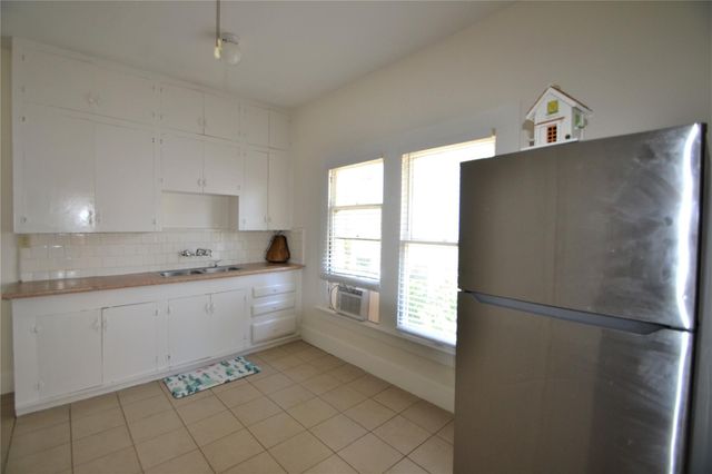 1517 Bonnie Brae Street 3, Houston, TX 77006