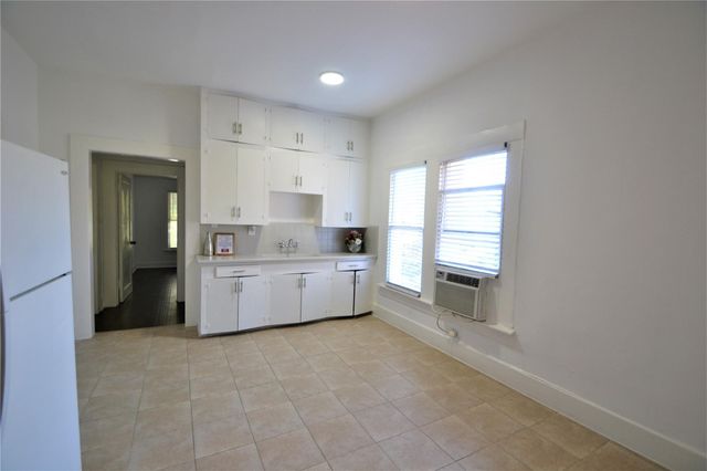 1517 Bonnie Brae Street 3, Houston, TX 77006