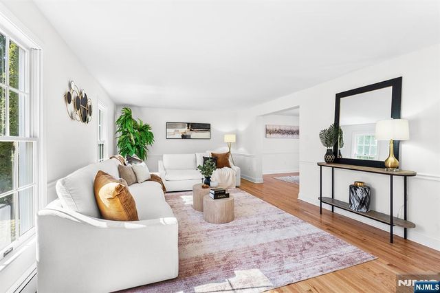 27 Norwood Avenue, Glen Rock, NJ 07452