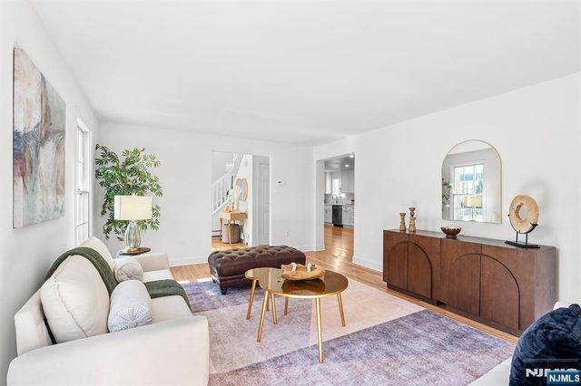 27 Norwood Avenue, Glen Rock, NJ 07452
