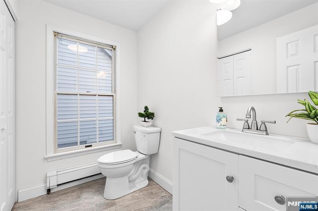 27 Norwood Avenue, Glen Rock, NJ 07452