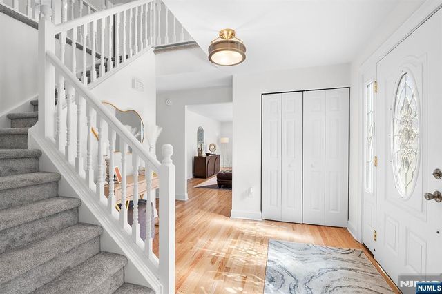 27 Norwood Avenue, Glen Rock, NJ 07452