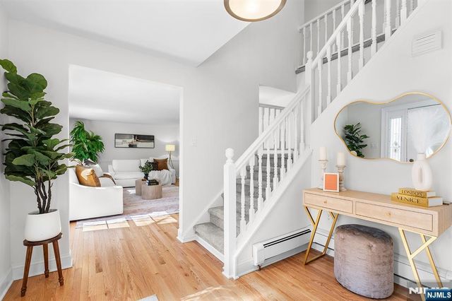 27 Norwood Avenue, Glen Rock, NJ 07452