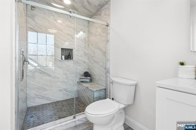 27 Norwood Avenue, Glen Rock, NJ 07452