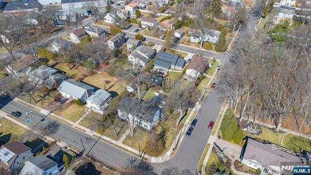 27 Norwood Avenue, Glen Rock, NJ 07452
