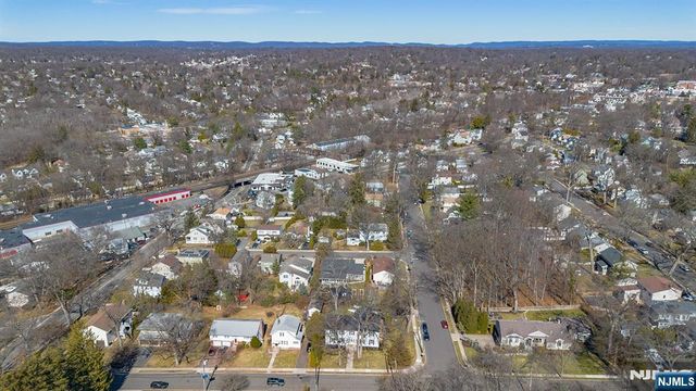 27 Norwood Avenue, Glen Rock, NJ 07452