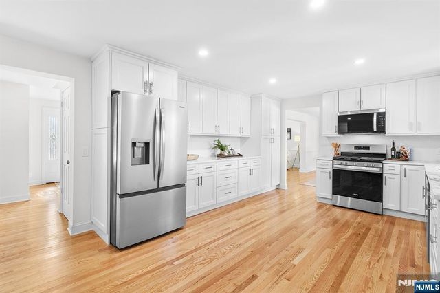 27 Norwood Avenue, Glen Rock, NJ 07452