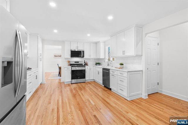 27 Norwood Avenue, Glen Rock, NJ 07452