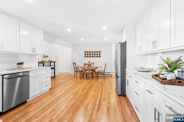 27 Norwood Avenue, Glen Rock, NJ 07452