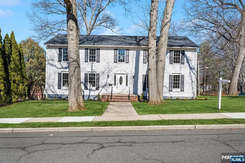27 Norwood Avenue, Glen Rock, NJ 07452
