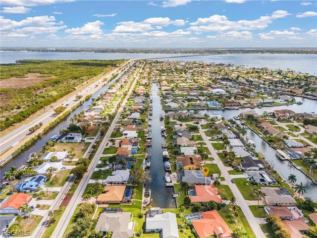 2027 SE 25th TER, Cape Coral, FL 33904