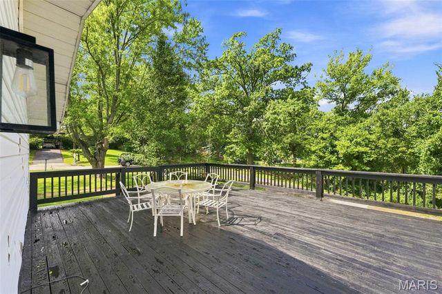 3051 Nettie Drive, St Louis, MO 63129