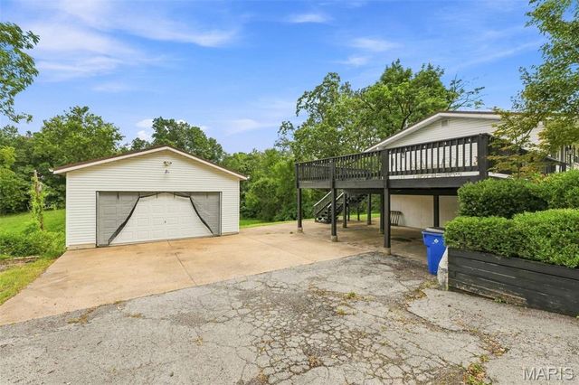 3051 Nettie Drive, St Louis, MO 63129