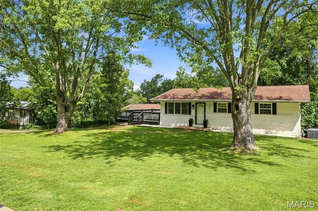 3051 Nettie Drive, St Louis, MO 63129