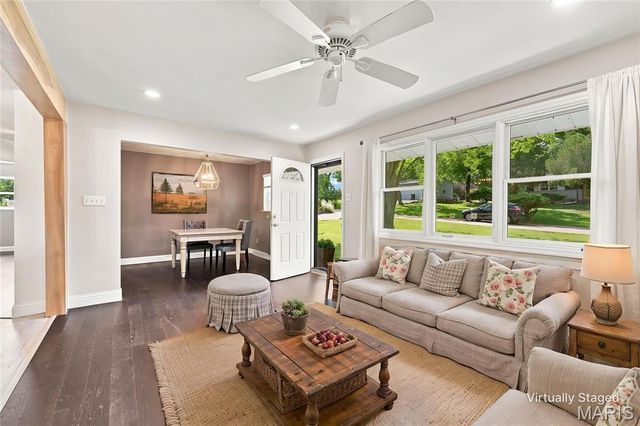3051 Nettie Drive, St Louis, MO 63129